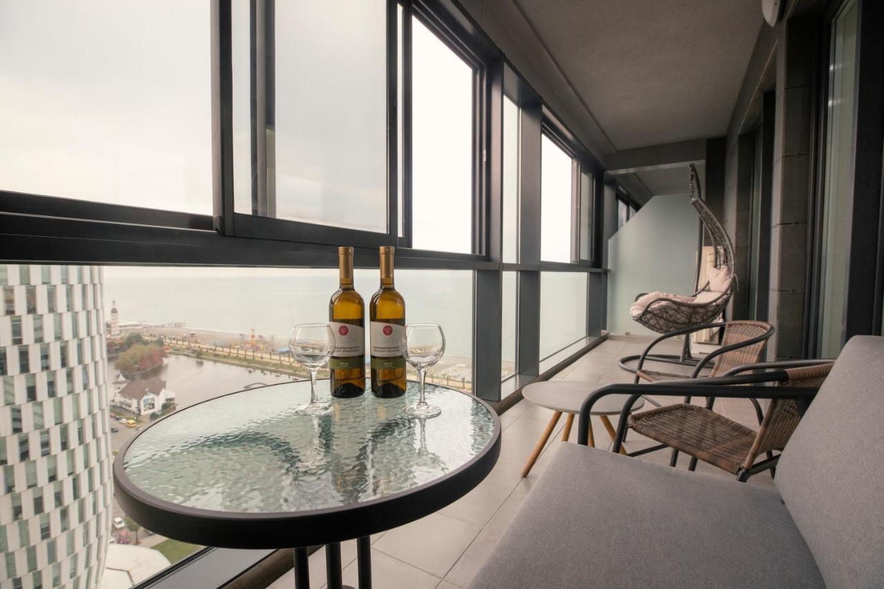 באטומי Gq Apartments On First Line In Alliance Palace מראה חיצוני תמונה